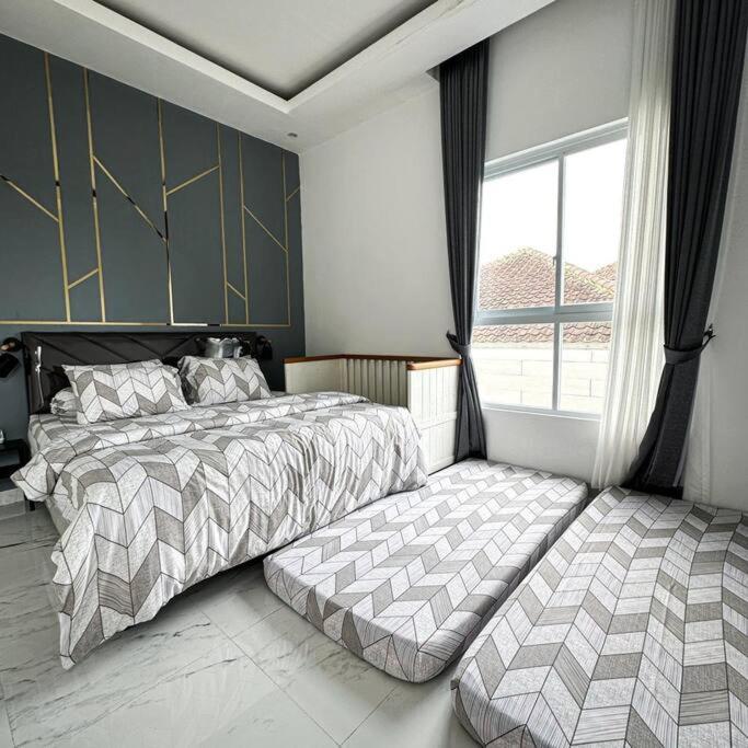 Villa 55 With Pool, Karaoke And Rooftop Bogor Bagian luar foto