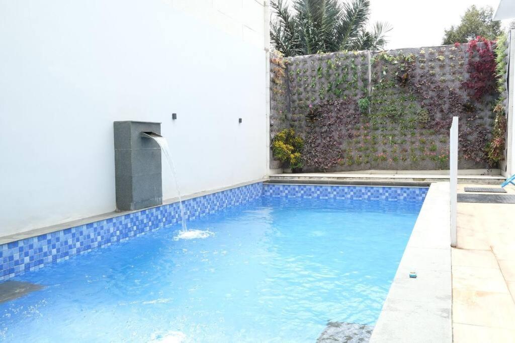 Villa 55 With Pool, Karaoke And Rooftop Bogor Bagian luar foto