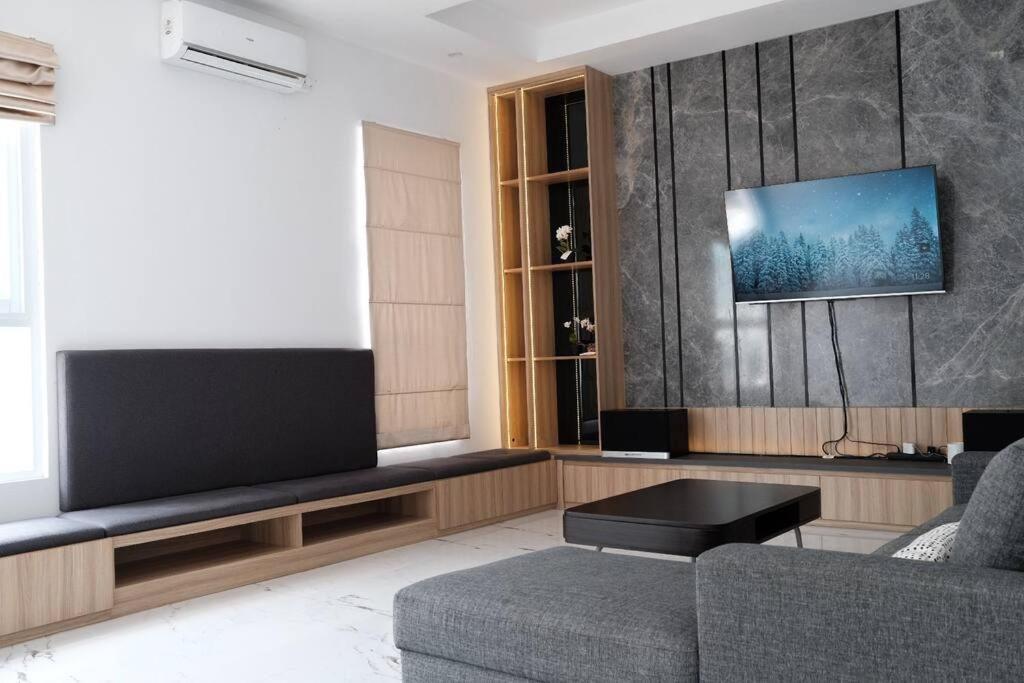 Villa 55 With Pool, Karaoke And Rooftop Bogor Bagian luar foto
