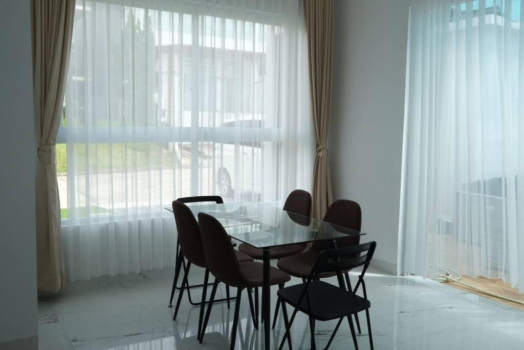 Villa 55 With Pool, Karaoke And Rooftop Bogor Bagian luar foto