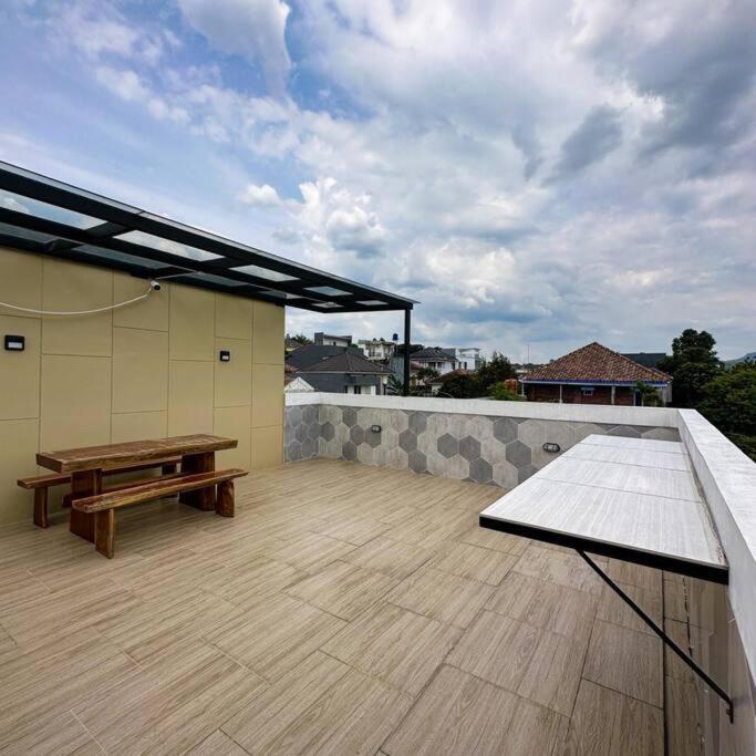 Villa 55 With Pool, Karaoke And Rooftop Bogor Bagian luar foto